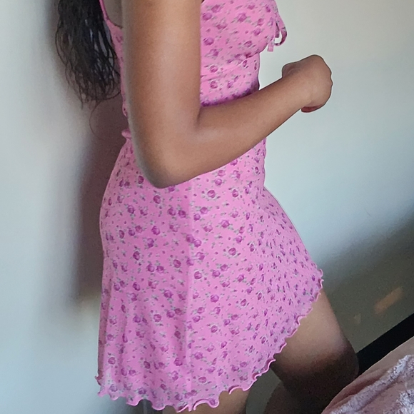 Urban Outfitters Elodie Dress in floral pink - Picture 2 of 2